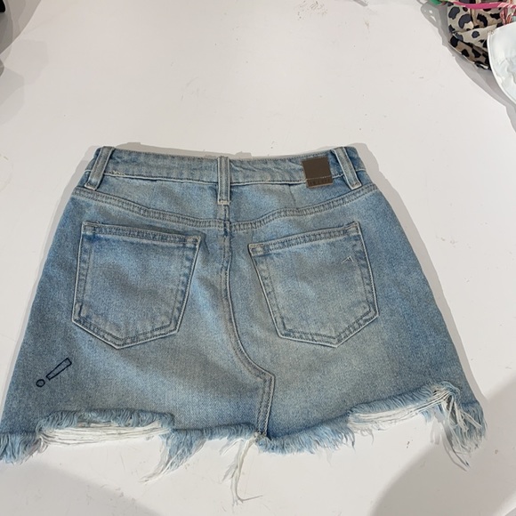 HIDDEN JEANS Patch “Look” Denim Skirt - Picture 4 of 6